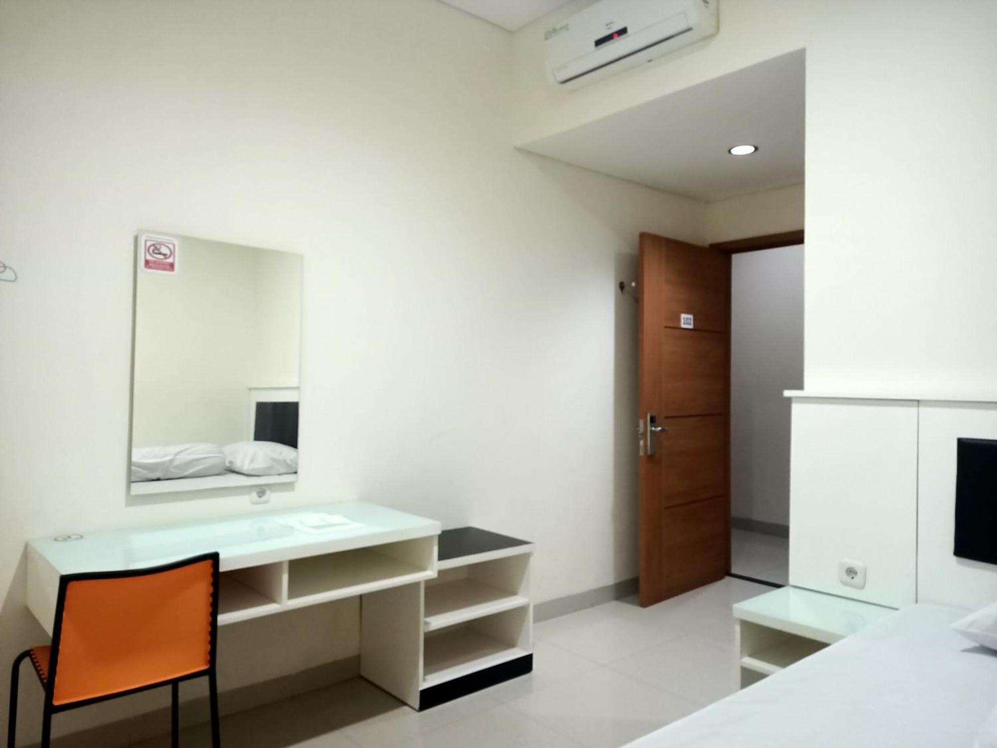 Oyo 93538 Millow Kost Near Gedung Rektorat Iain Parepare Exterior photo